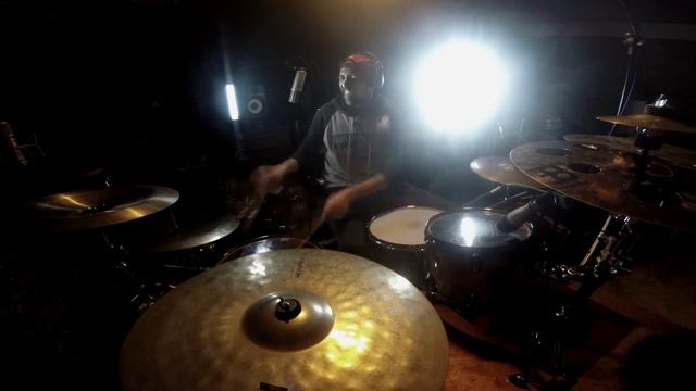 "Isidro" Mapex Saturn V смотреть онлайн