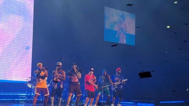 Locked Out Of Heaven - Bruno Mars 24K Magic World Tour Live in BANGKOK 2018 смотреть онлайн