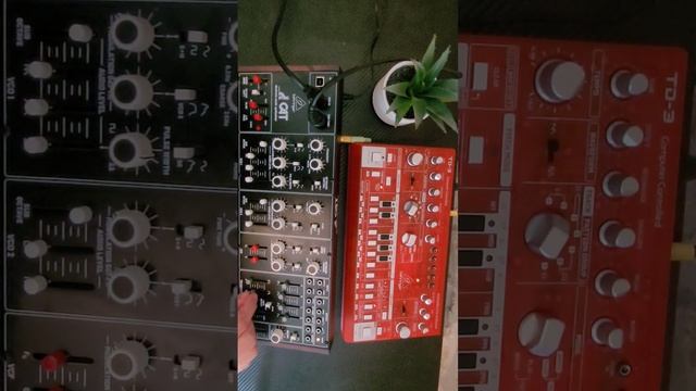 Jam & Test Behringer CAT + TD3 SB + Keystep 37 (with xenyx 1204) part 2 смотреть онлайн