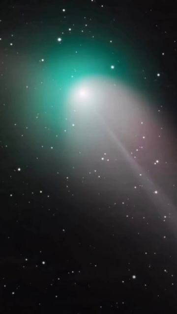 Green Comet C/2022 E3 from Earth #shorts смотреть онлайн