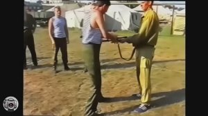 Александр Леонидович Лавров проводит тренировку. Работа против захватов, ножа и автомата