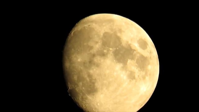 что пролетело на фоне луны? НЛО? смотреть онлайн