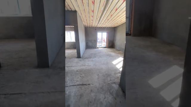 Одноэтажный дом с тремя спальнями , гардеробной , с террасой