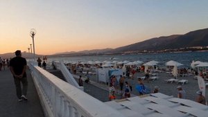 Геленджик сентябрь 2024 Толстый мыс вечером / Пляж "Сады Морей" купание на закате