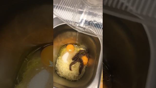 #shorts #кулинария #ресторан #рабочиемоменты #соус Цезарь 🔥🙌1 из множества рецептов 😋 смотреть онлайн