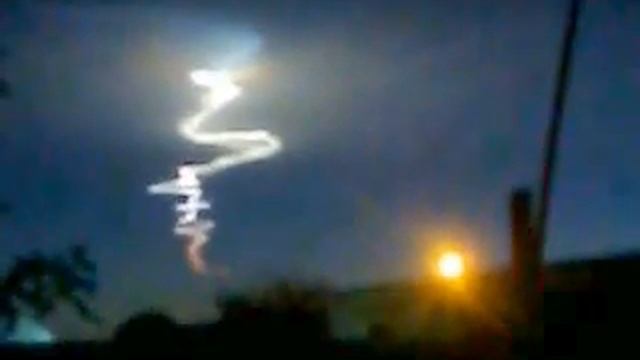 Следы ракеты на небе в Атырау 20 май 22 16 смотреть онлайн