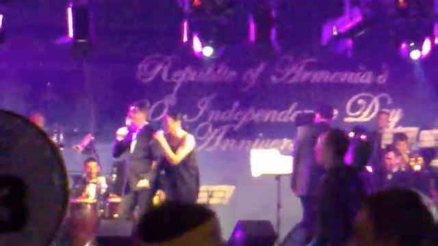 Aramo & Emma - Vay-Le-Le in Dubai 30-10-2011 смотреть онлайн