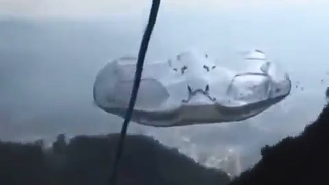 Огромный НЛО! смотреть онлайн