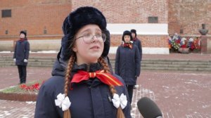 В память победы советских войск под Сталинградом, «гагаринцы» несли почётный караул.