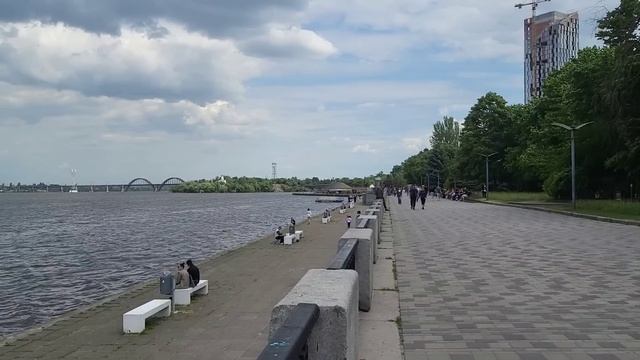 Одне з найкрасивіших міст України - Дніпро смотреть онлайн