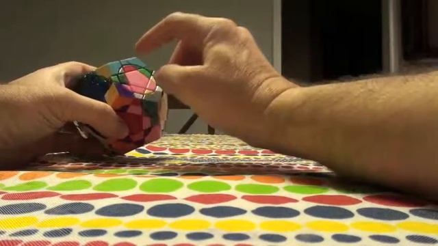 Neptune Crazy Megaminx Tutorial Part 1b:  Finishing the inner star on the nonbandaged side смотреть онлайн