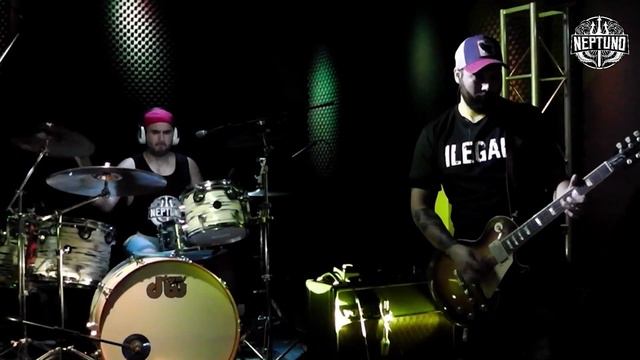 BUITRES VERDES LIVE - NEPTUNO ROCK смотреть онлайн