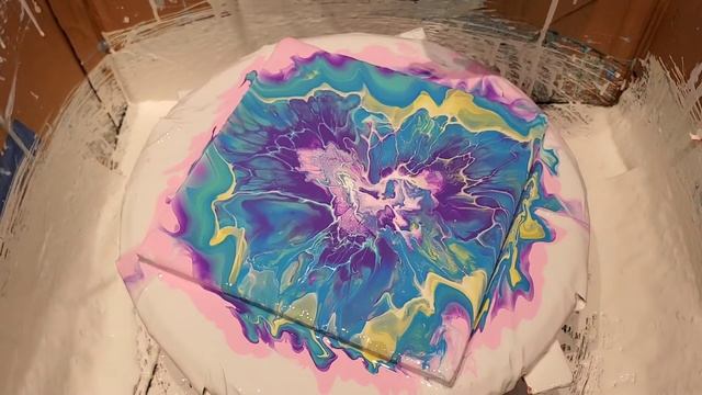 Practicing Bloom Pours with Ralph смотреть онлайн