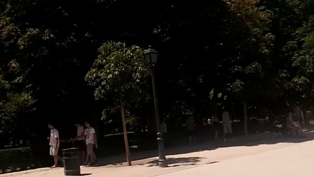 Парк отдыха в Мадриде+рыбки в пруду)Испания смотреть онлайн