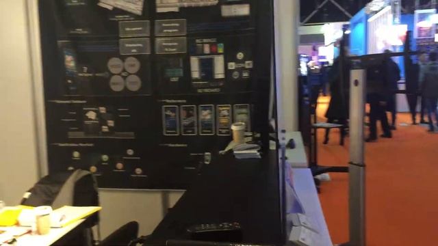 Прозрачный OLED дисплей смотреть онлайн