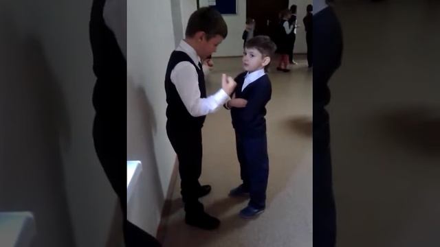 выпрашивает отсос