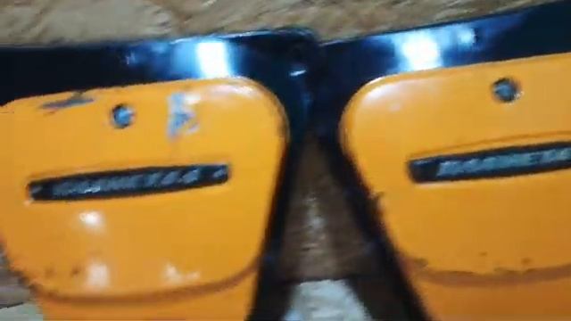 В продаже комплект бардачков от Иж Планета 4. Ссылка на объявление в комментариях. смотреть онлайн