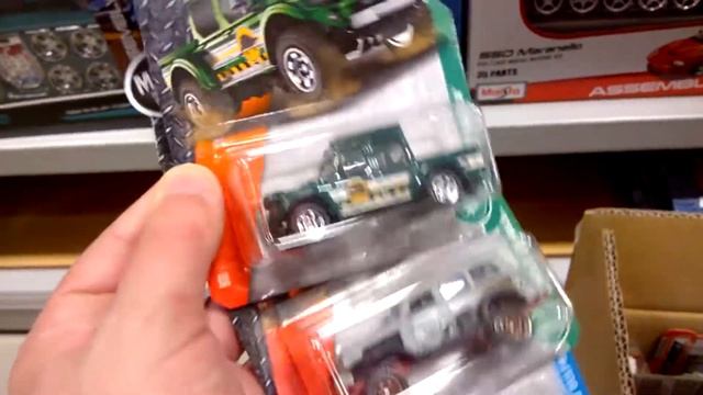 DCTV Lite Ep 233 - 2017 Matchbox G-Case (973G) In-Store смотреть онлайн