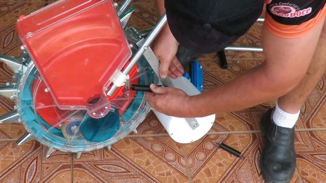 COMO MONTAR A PLANTADEIRA MANUAL HPCS 66 DA YUCHENG AGRI смотреть онлайн