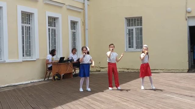 Шумные соседи выступают для ДШИ№2 Ставрополь июнь 2019