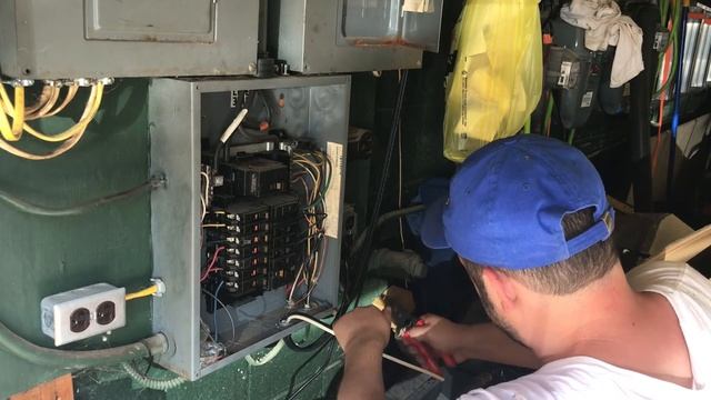 Installing 240 volt breaker for the induction cooktop смотреть онлайн