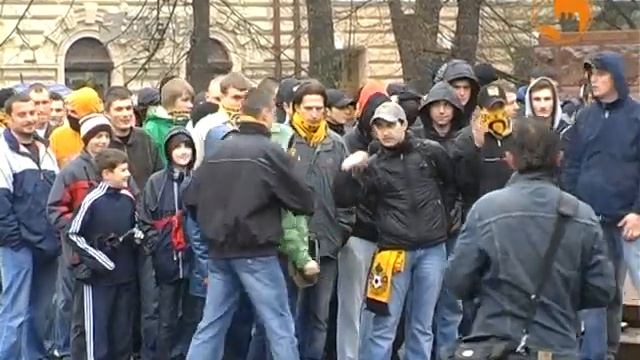 Марш фанатів ФК Буковина 10.04.10 смотреть онлайн