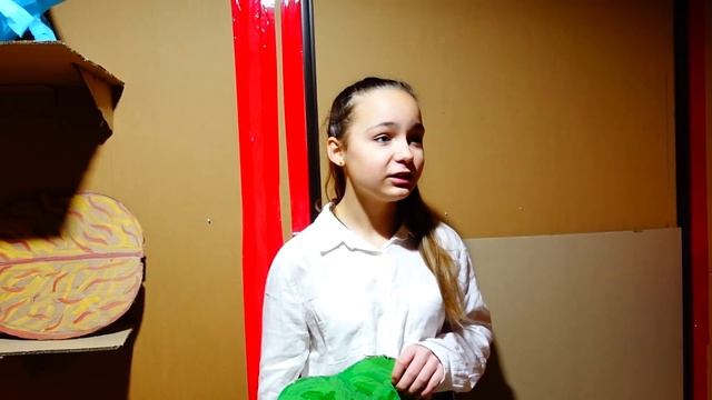 ПОБЕГ из Картонной Школы! Карамелькины смотреть онлайн