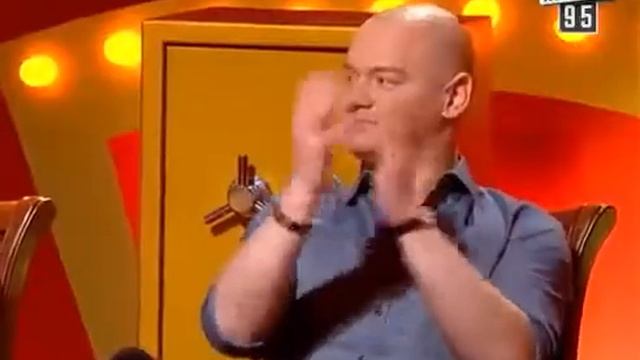 Мисс Чебуречная уложила комиков  под стол! смотреть онлайн