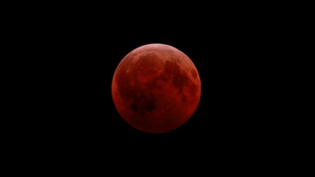 2010 Lunar Eclipse смотреть онлайн