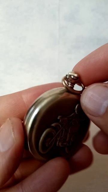 Карманные часы Молния мотоциклист на мотоцикле смотреть онлайн