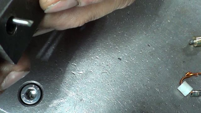 Как расточить маленькое отверстие на токарном станке С8С. смотреть онлайн