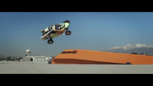 Hot Wheels World Record Corkscrew Jump Hot Wheels смотреть онлайн