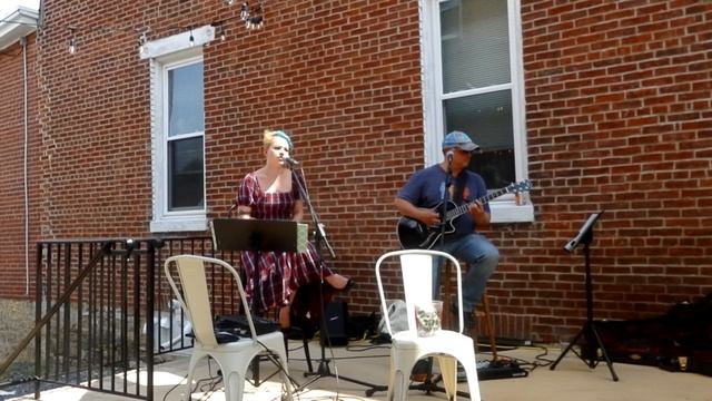 “Just The Way You Are” (Bruno Mars Acoustic Cover) by Ariana Flowers and Dave Howsare смотреть онлайн