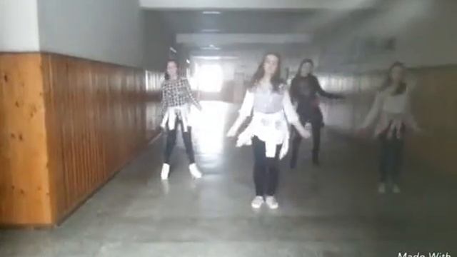 Танец под песню мне не смешно смотреть онлайн