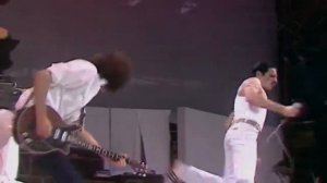 Queen - Hammer to Fall ( Live Aid, 1985)