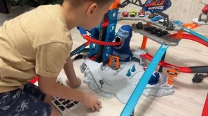 Распаковка и обзор супер паркинга ZURU METAL MACHINES: Gorilla Rampage