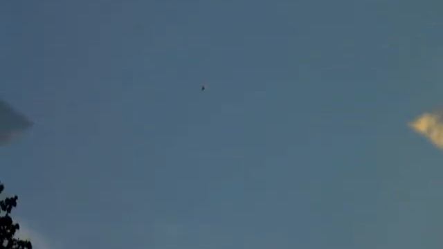 Загадочный объект в небе над Москвой. Снято в 2008г. смотреть онлайн