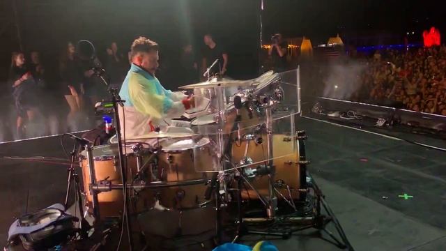 On stage with 30 Seconds To Mars. Closer To The Edge (Kiev 17/07/19) смотреть онлайн