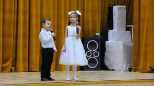 А что у вас? Выступление 5-летней Алисы.