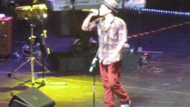 Bruno Mars Live in Manila - Just The Way You Are смотреть онлайн