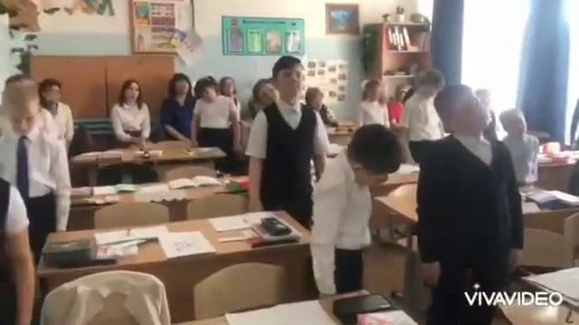 Креативная физминутка. Поет учитель Пуликова Инна Павловна. смотреть онлайн