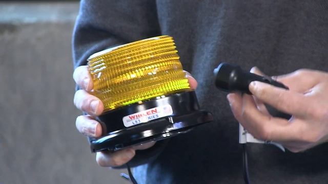 Whelen L53 Class 3 LED Beacon смотреть онлайн