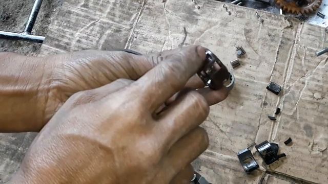 #Vega Zr/ jupiter robot. Cara pasang: kanvas kopling,oneway, pompa oli dan jalur oli ke piston. смотреть онлайн