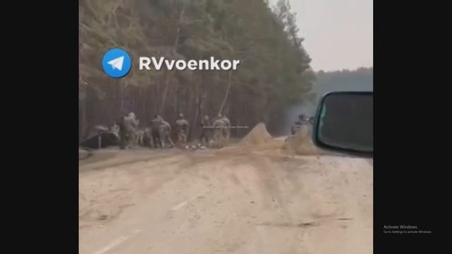 War in Ukraine / Guerre en Ukraine. L'infanterie et un char d'assaut 3/4 смотреть онлайн