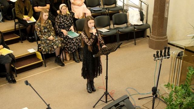 Господь піклується про вибраних Своїх. Християнські вірші. Ляшенко Настя.