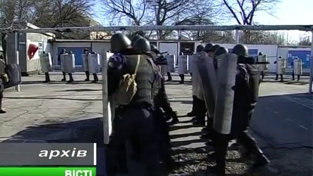 Вести 26.02.14 Милицейское начальство запретило общаться со СМИ бойцам ВВ смотреть онлайн