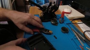 Паяльник Sequre S 99 работает от зарядки сотового телефона. Делаю питание от акка макиты на 18 в 5