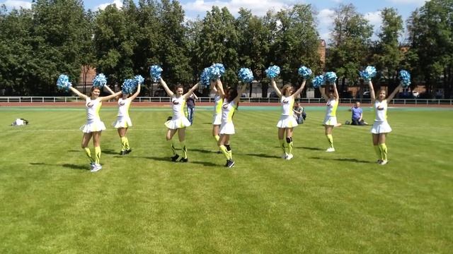 Cheerleaders команды "Комета" :-) смотреть онлайн