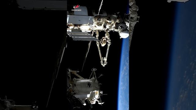 Атмосферу прямых эфиров из космоса не передать словами — лучше посмотрите! смотреть онлайн