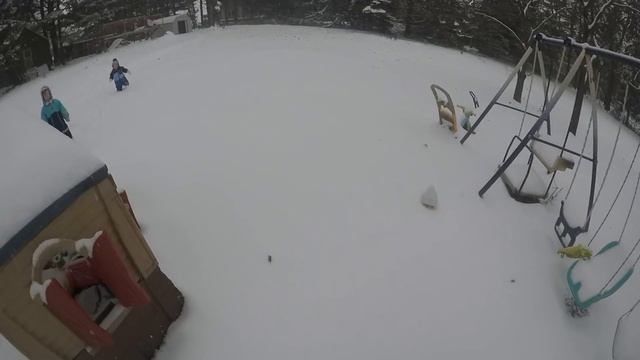 Завалило первым снегом!